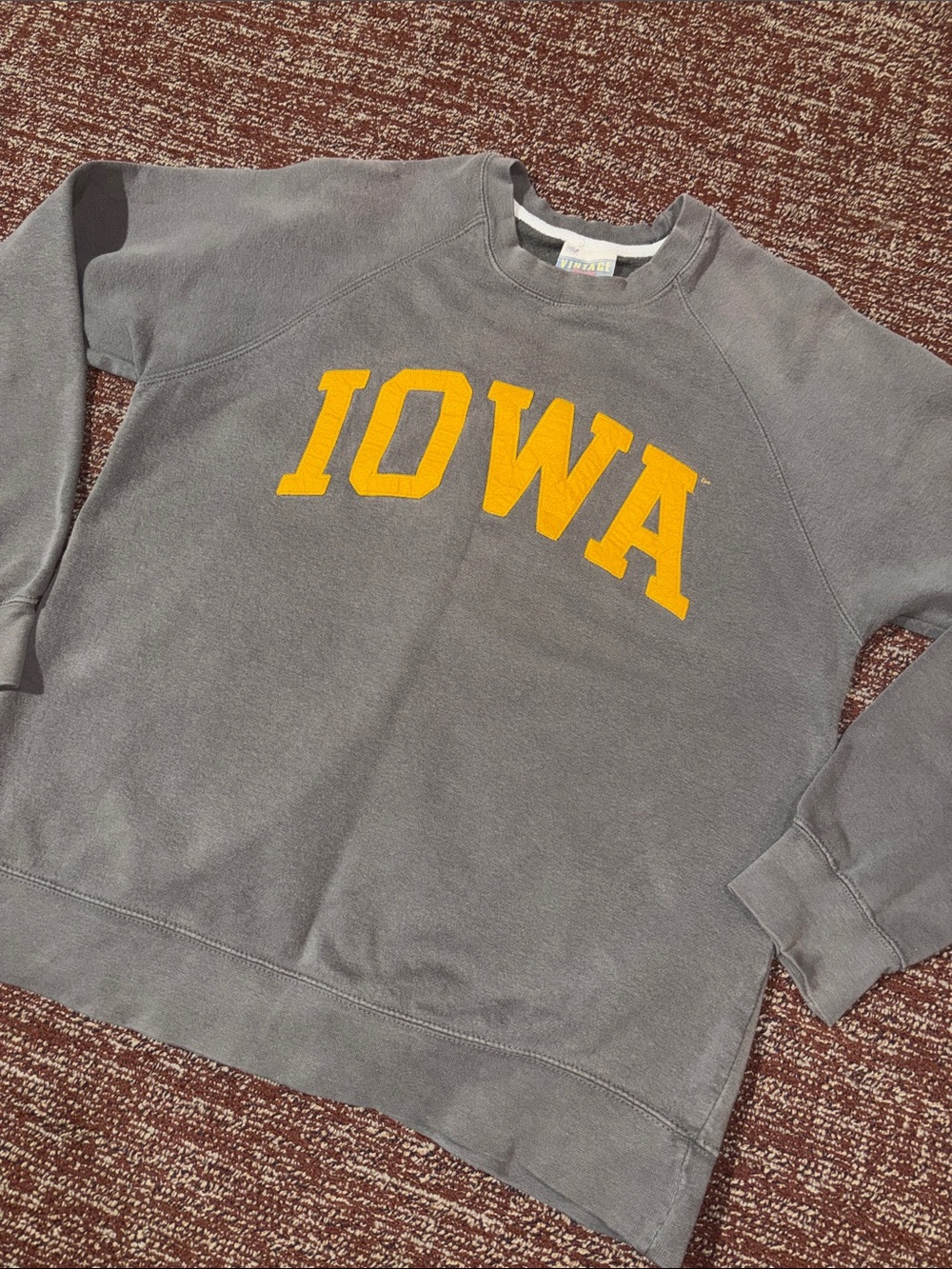 Vintage Iowa Hawkeyes crewneck sweatshirt casual collegiate cozy long sleeve S